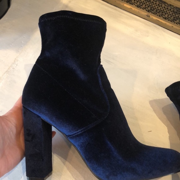 Steve Madden “Edit” Blue Velvet 4” Heeled Ankle Booties Size 10 Edgy Shoes Boots - Picture 5 of 16